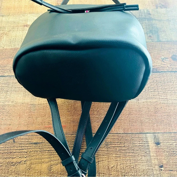 Zara Basics Collections Convertible Shoulder/Backpack Bag - Picture 5 of 12